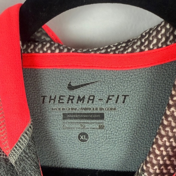 Nike Therma Fit Charcoal and Neon Pink Hoodie Size XL - Picture 3 of 10